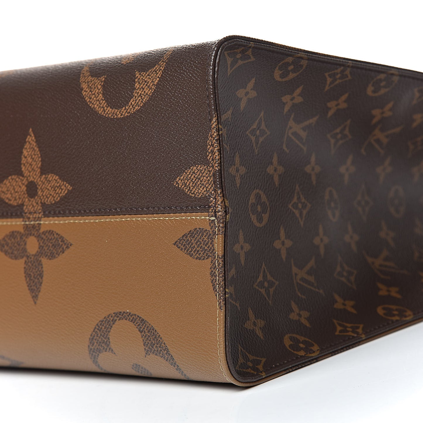 Reverse Monogram Giant Onthego GM