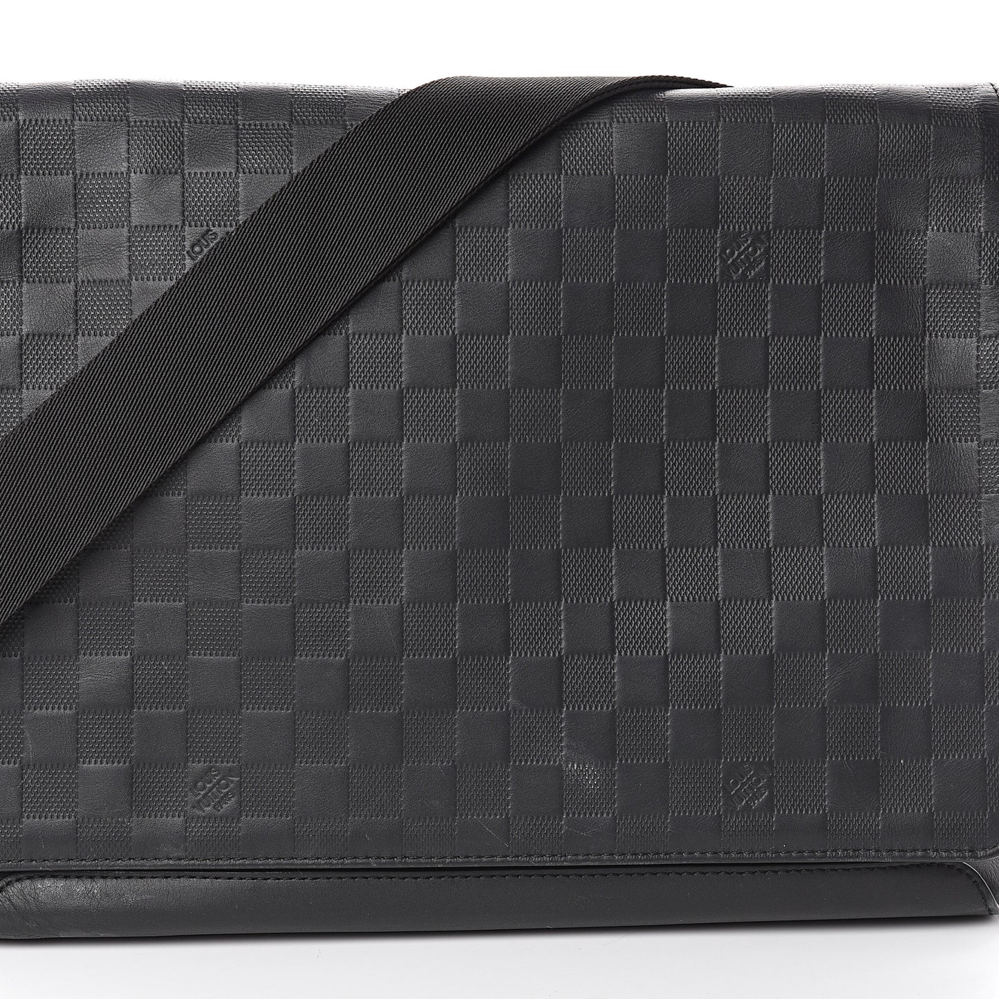 Damier Infini District MM Onyx