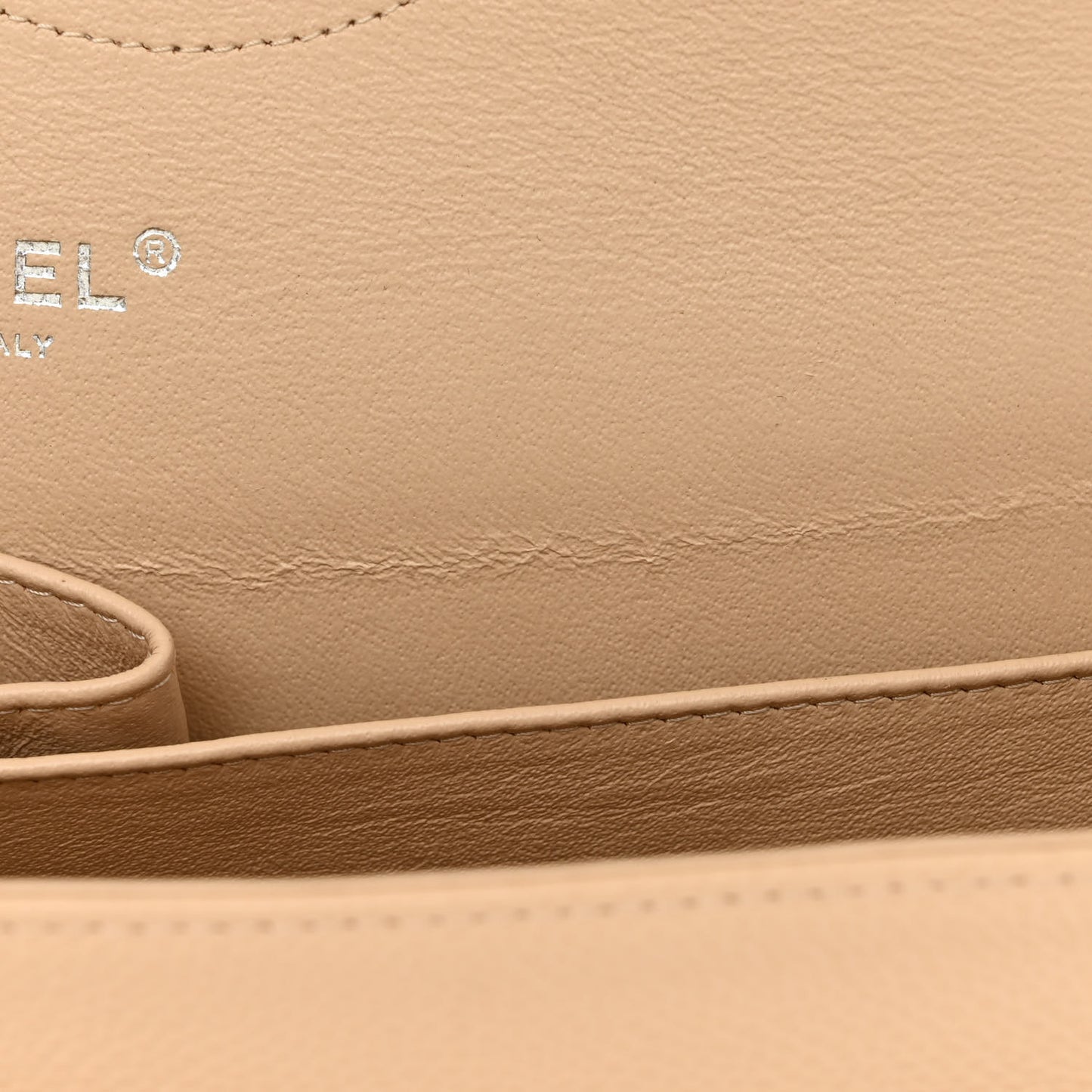 Caviar Quilted Jumbo Double Flap Beige Clair