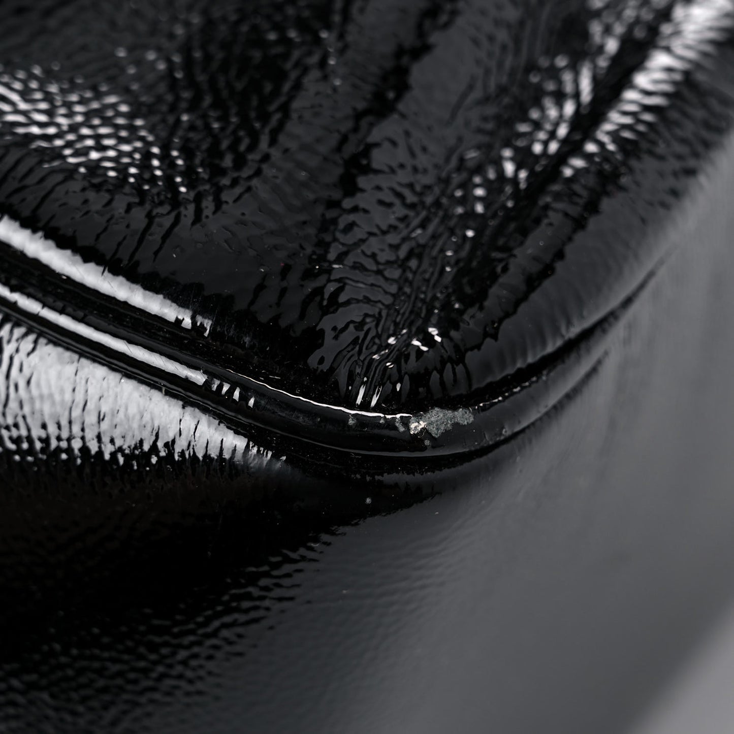 Vernice Naplack Medium Soho Bowler Black