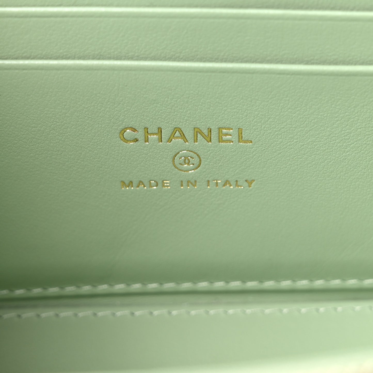 Caviar Quilted Small Vanity Case With Chain Light Green