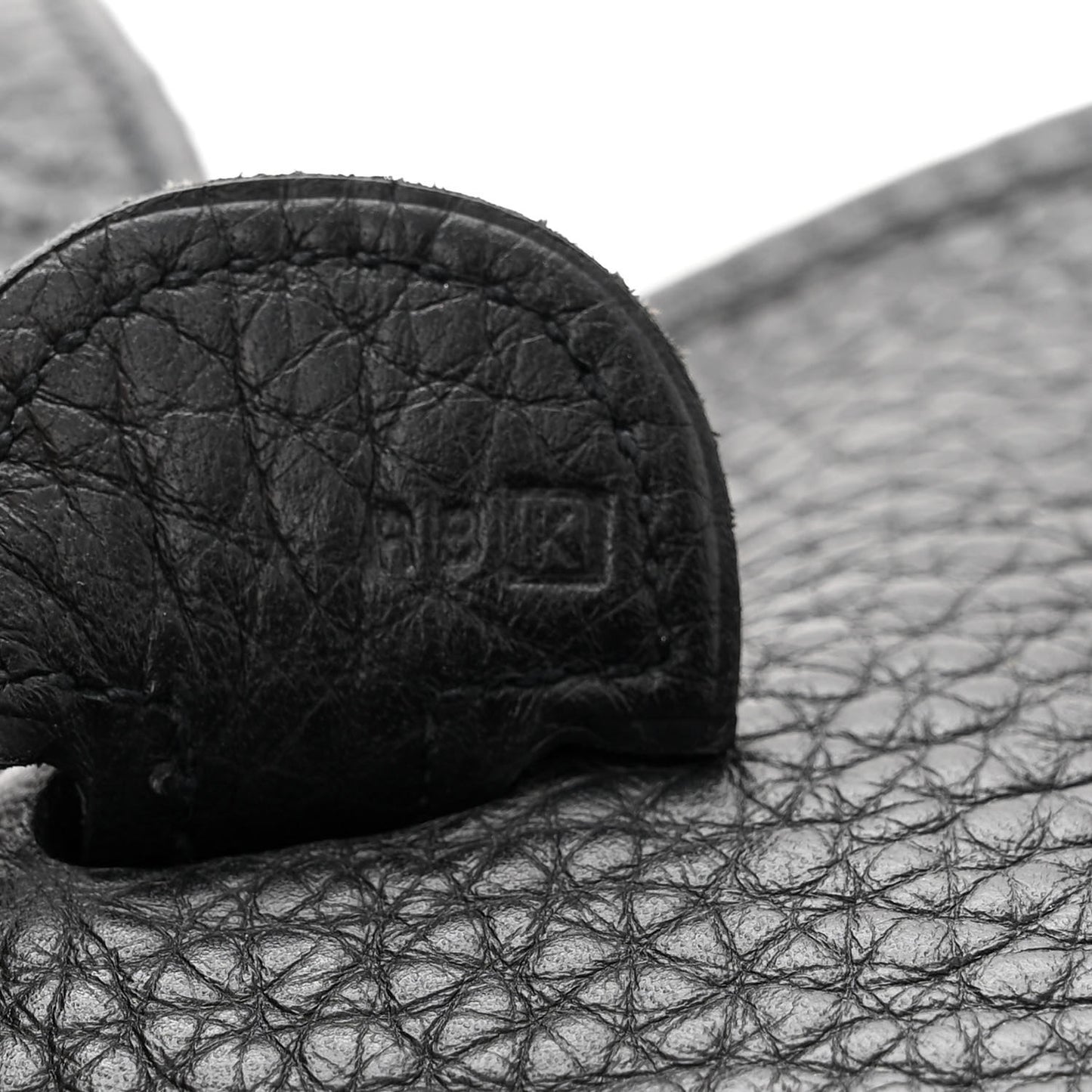 Taurillon Clemence Evelyne II PM Black