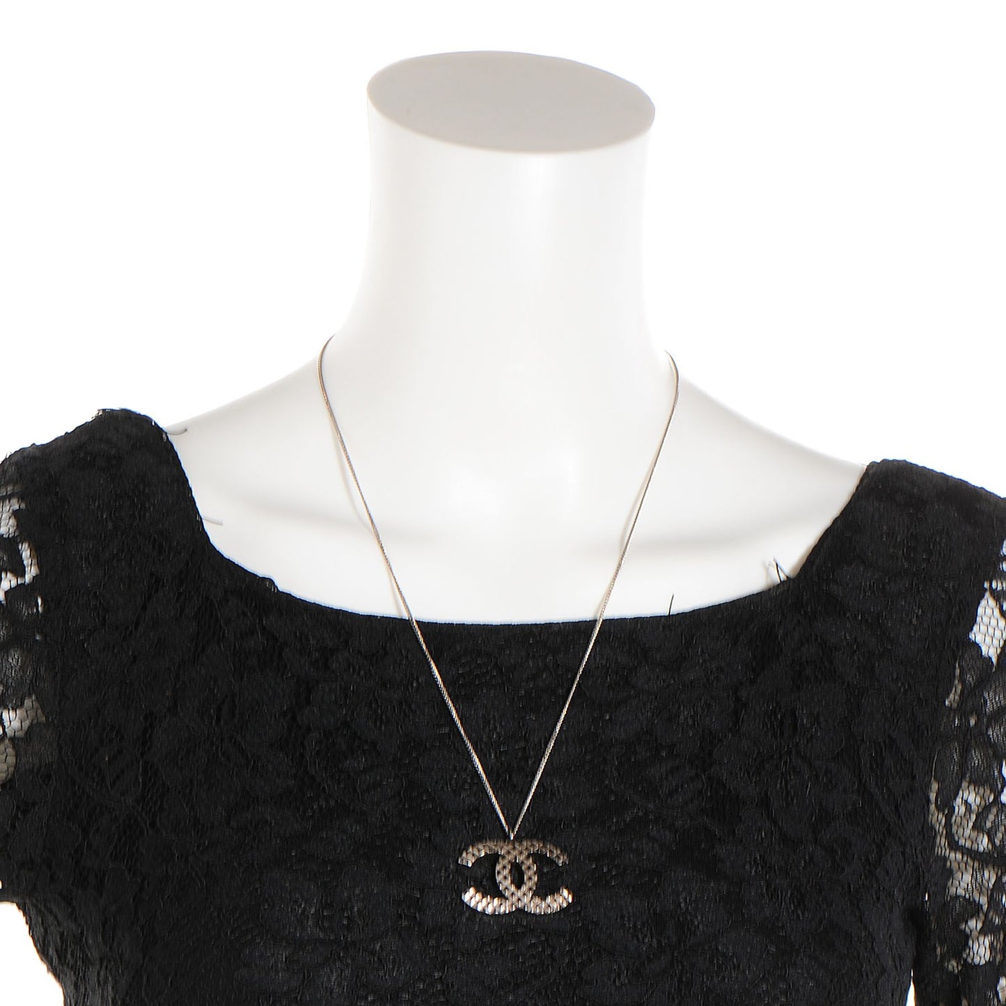 Quilted CC Pendant Necklace Silver