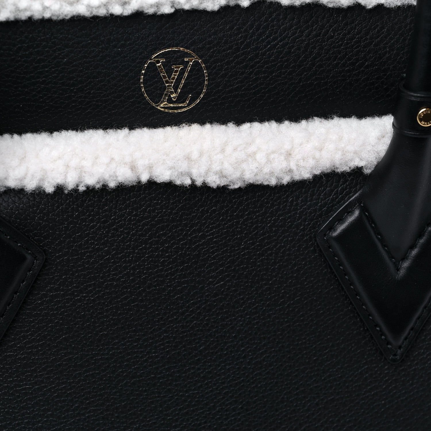 Louis Vuitton Grained Calfskin Shearling On My Side MM Black 10 of 10