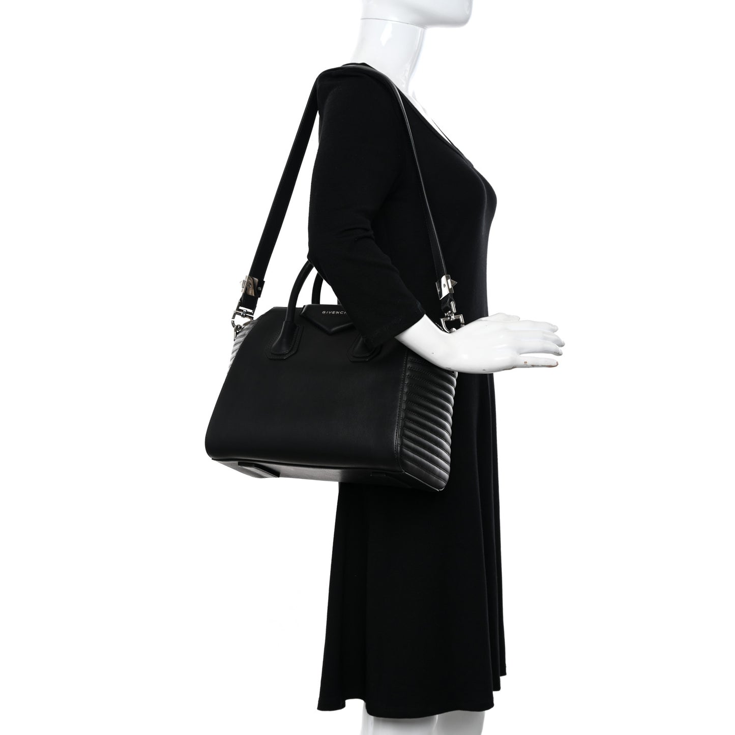 Smooth Calfskin Stitched Small Antigona Black