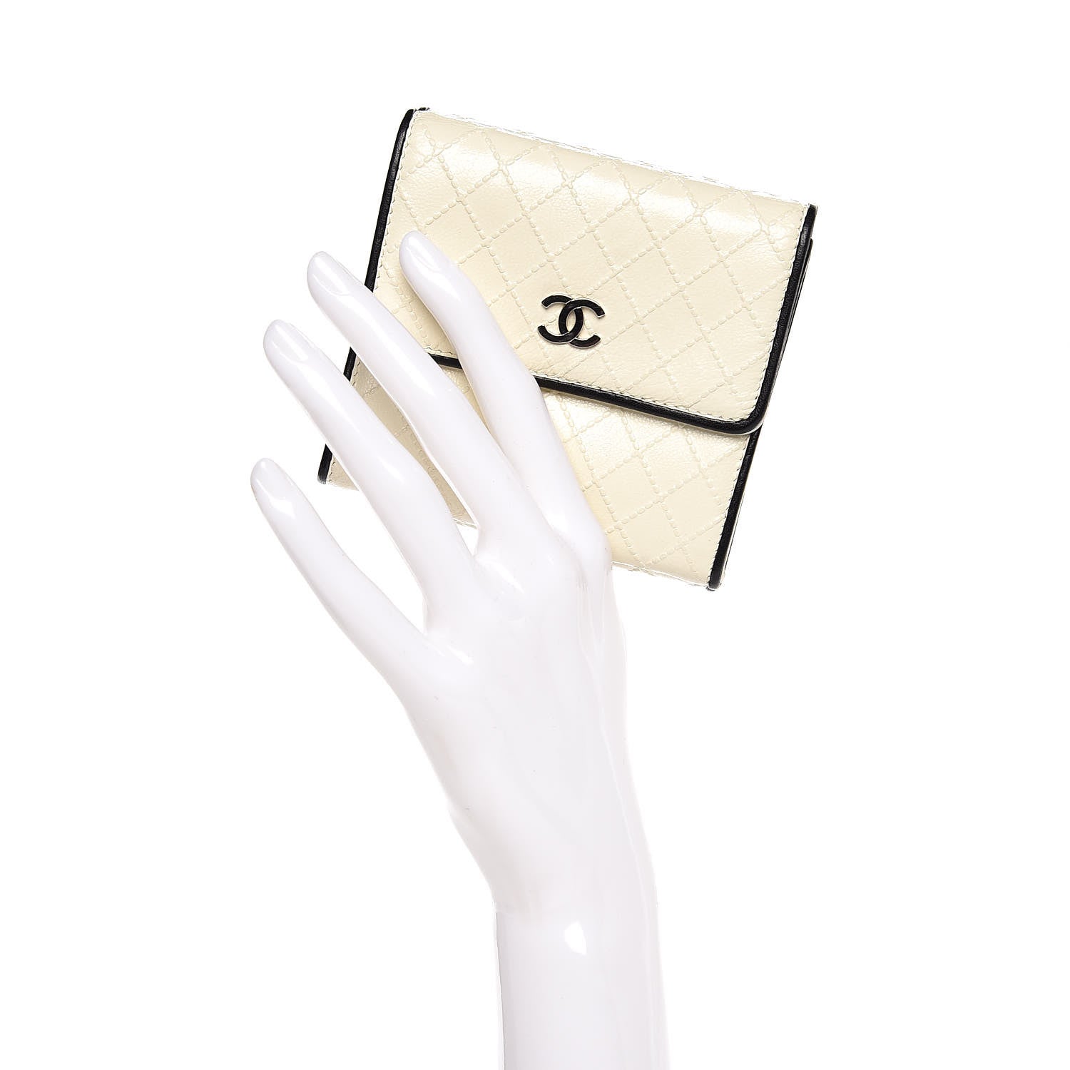Chanel Calfskin Diamond Stitch CC Compact Wallet Ivory 2 of 9