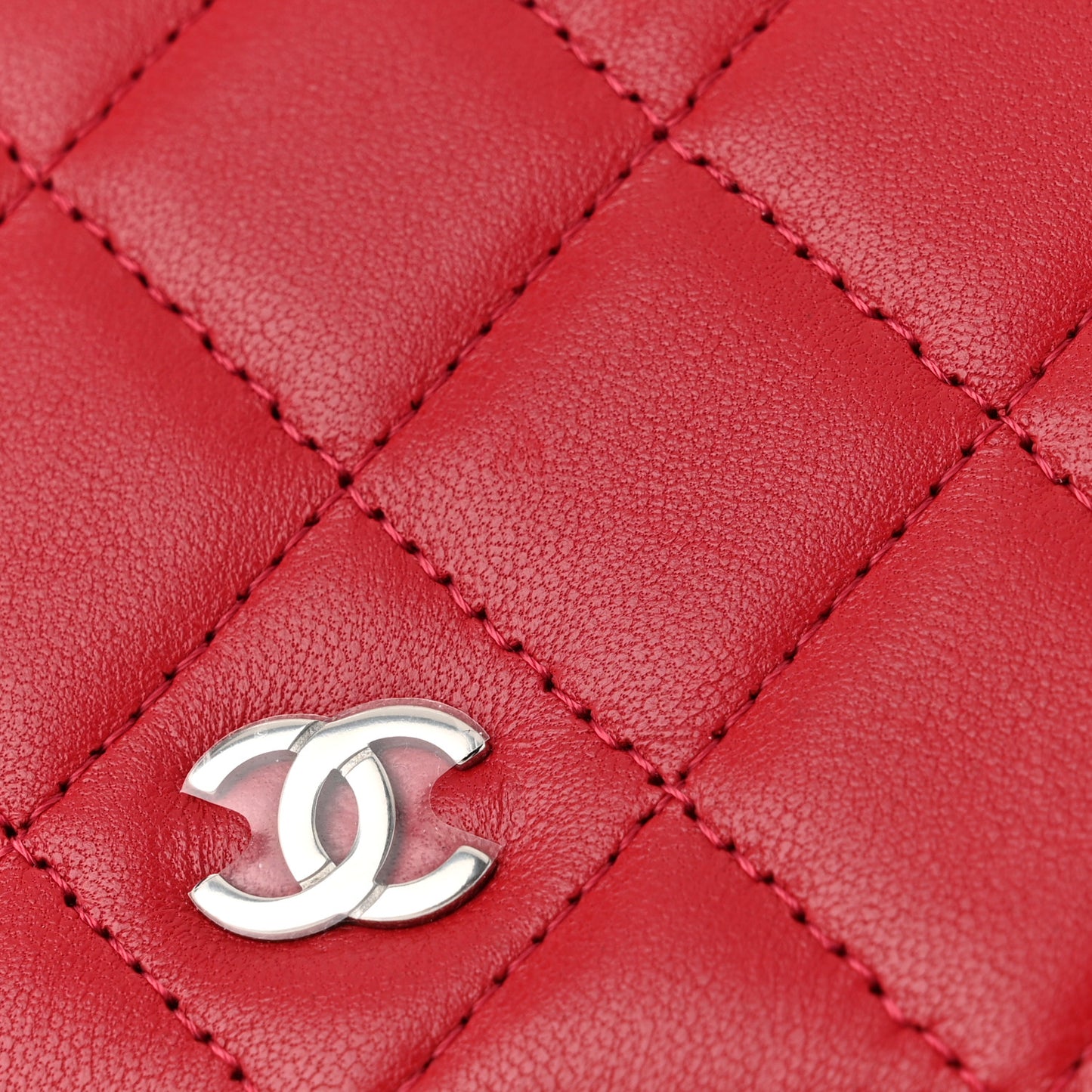 Lambskin Quilted Wallet On Chain WOC Red