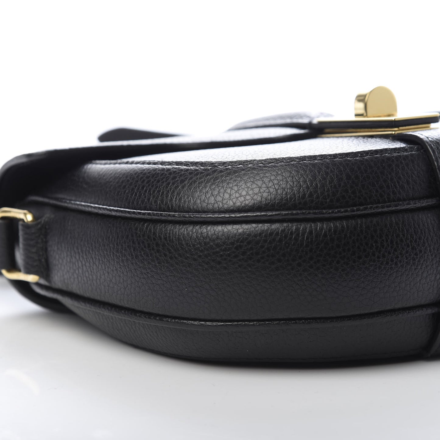 Grained Calfskin Besace Small 16 Black