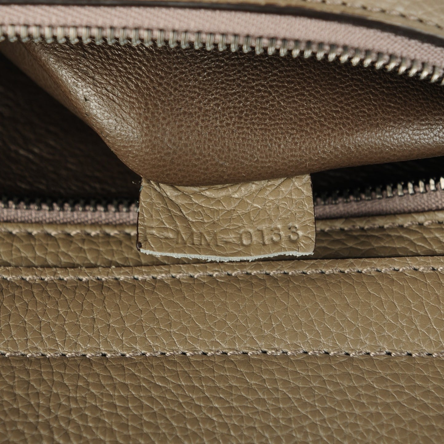 Drummed Calfskin Suede Medium Trapeze Souris