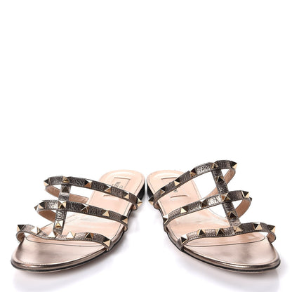 Valentino Garavani Metallic Pebbled Calfskin Rockstud Caged Flat Slide Sandals 38.5 Sasso 6 of 10