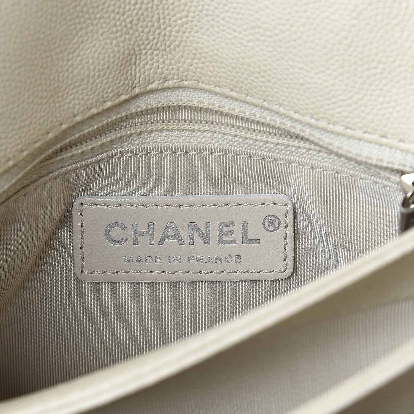 Caviar Quilted Medium Urban Companion Flap White