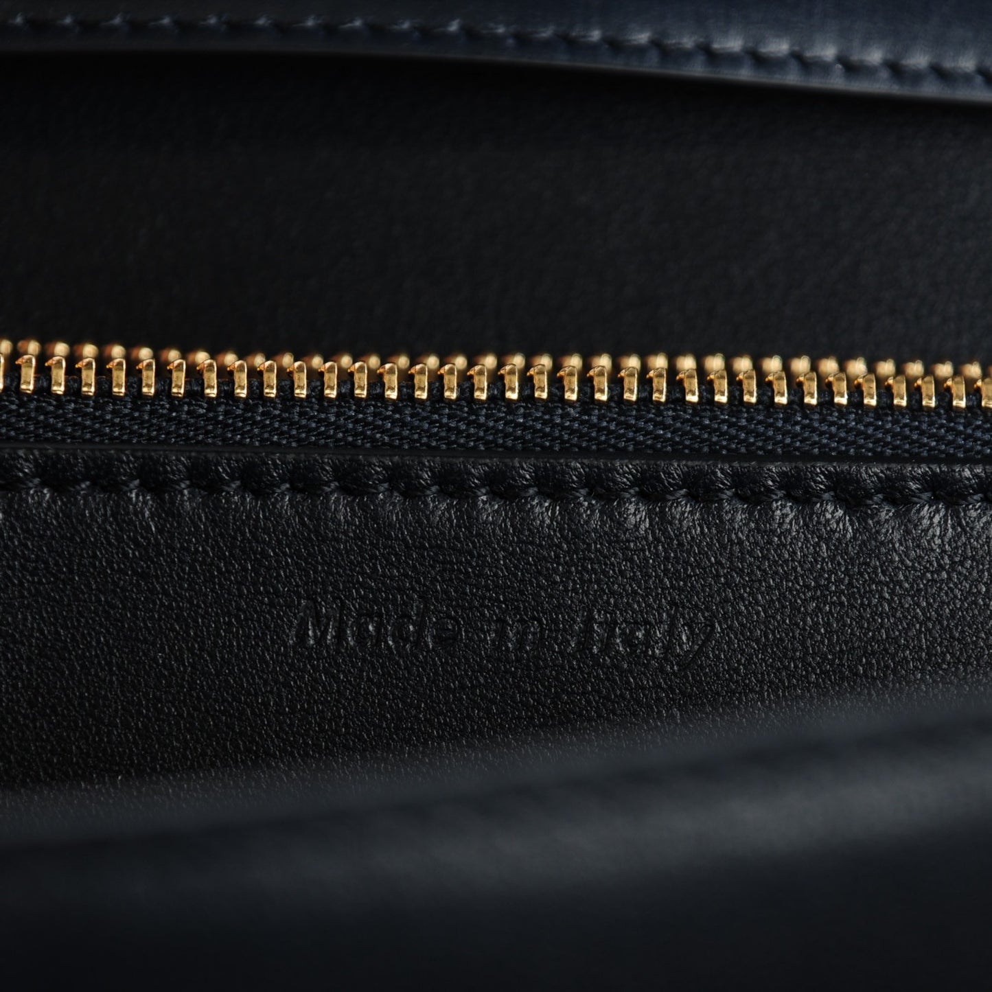 Box Calfskin Medium Classic Box Flap Bag Navy