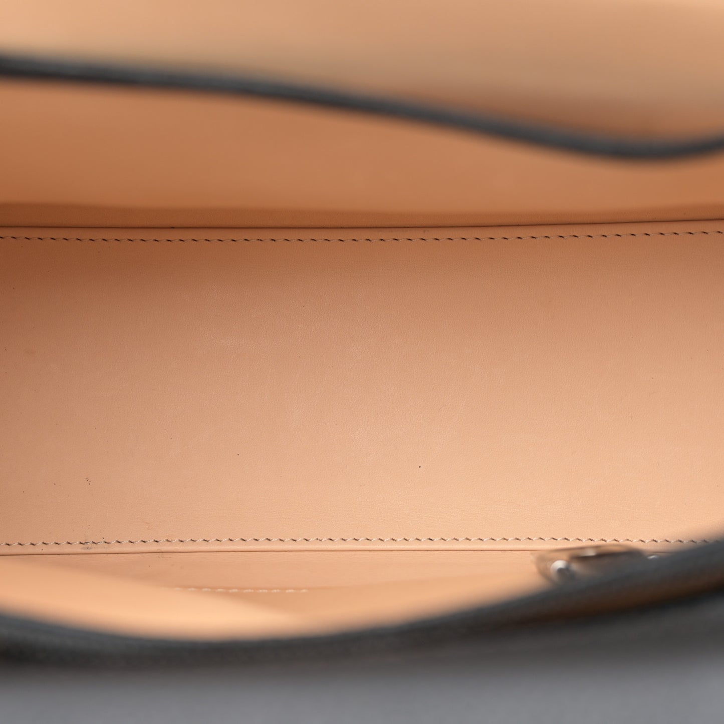 Grained Calfskin MM Tribal Stitch Tempete Satchel Ebene Ivory Black