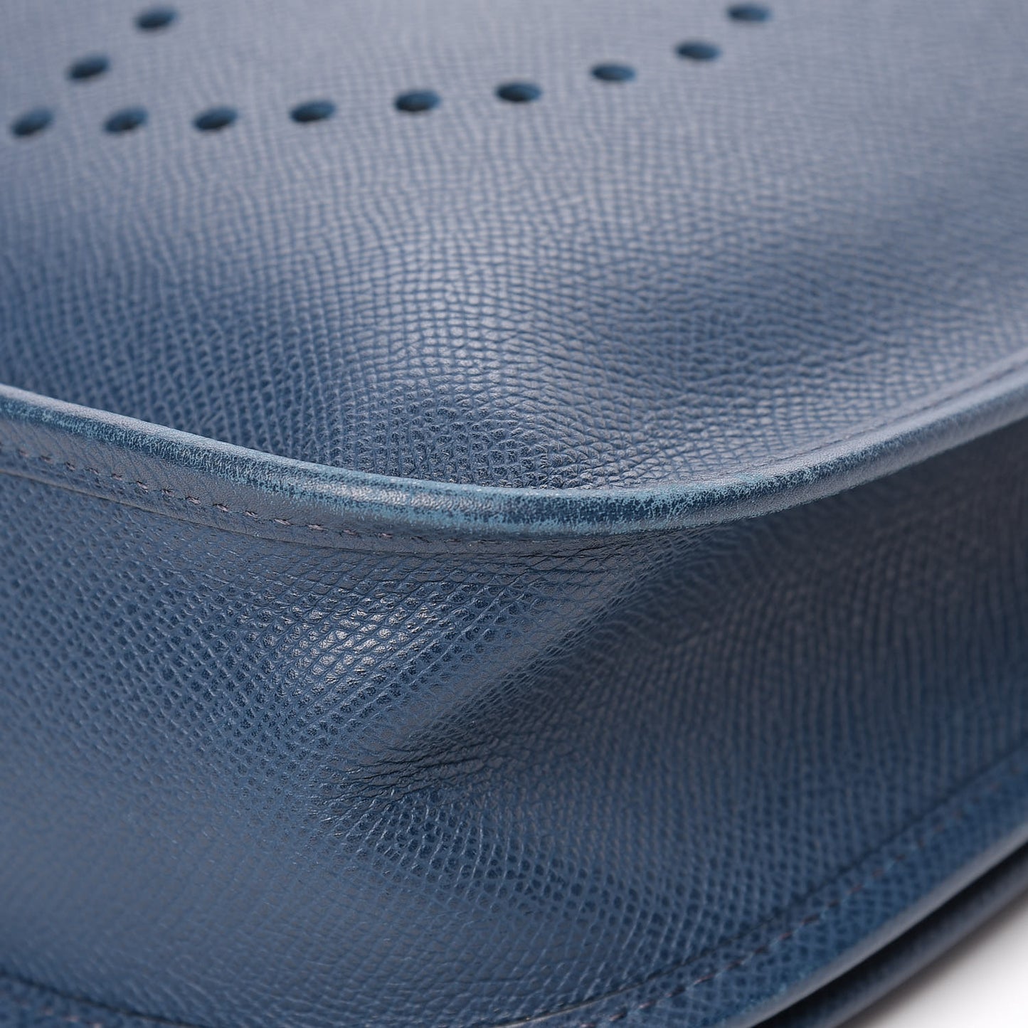 Epsom Evelyne III PM Bleu de Prusse