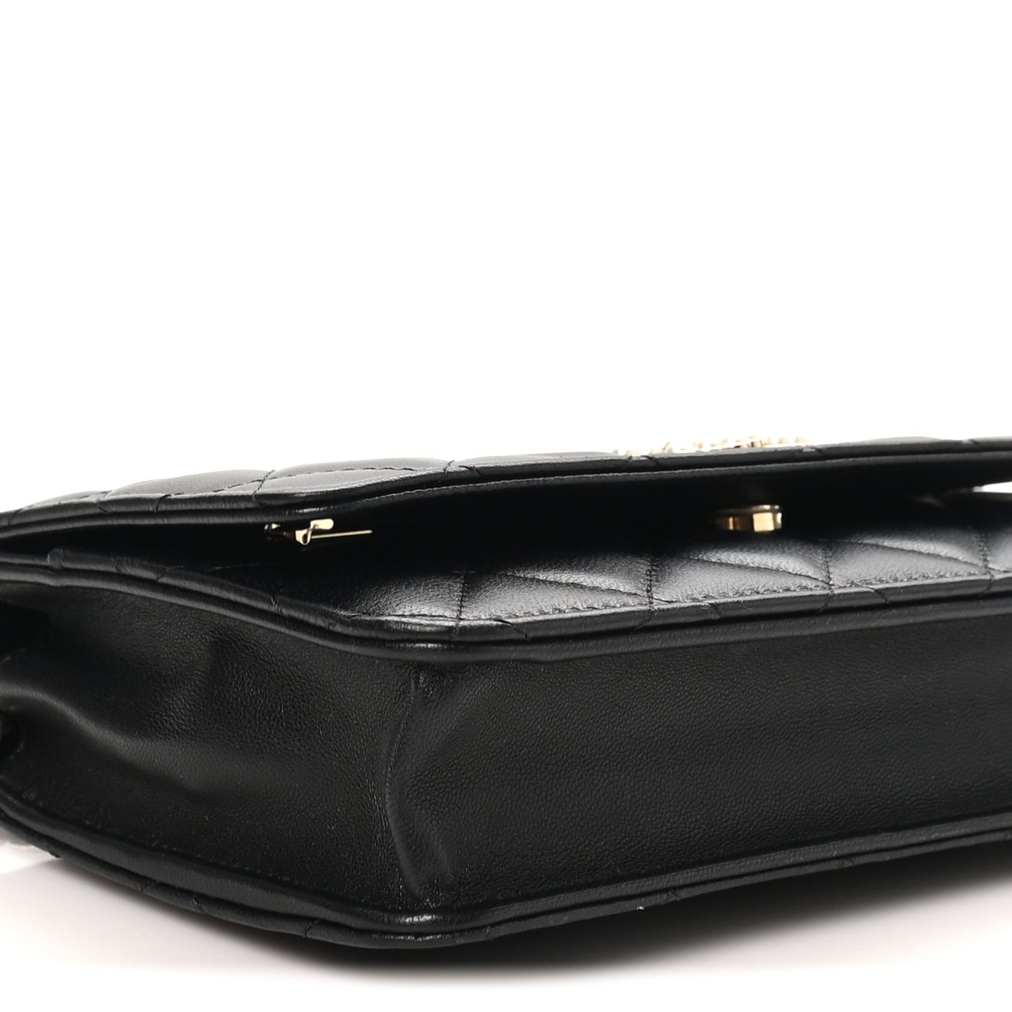 Lambskin Quilted Pearl CC Wallet on Chain WOC Black