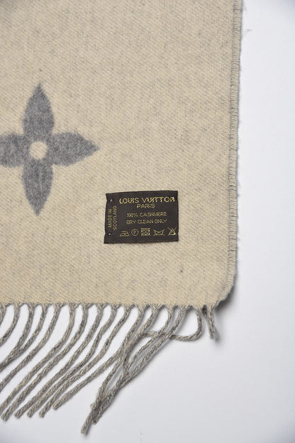 Louis Vuitton Cashmere Monogram Reykjavik Scarf 5 of 5