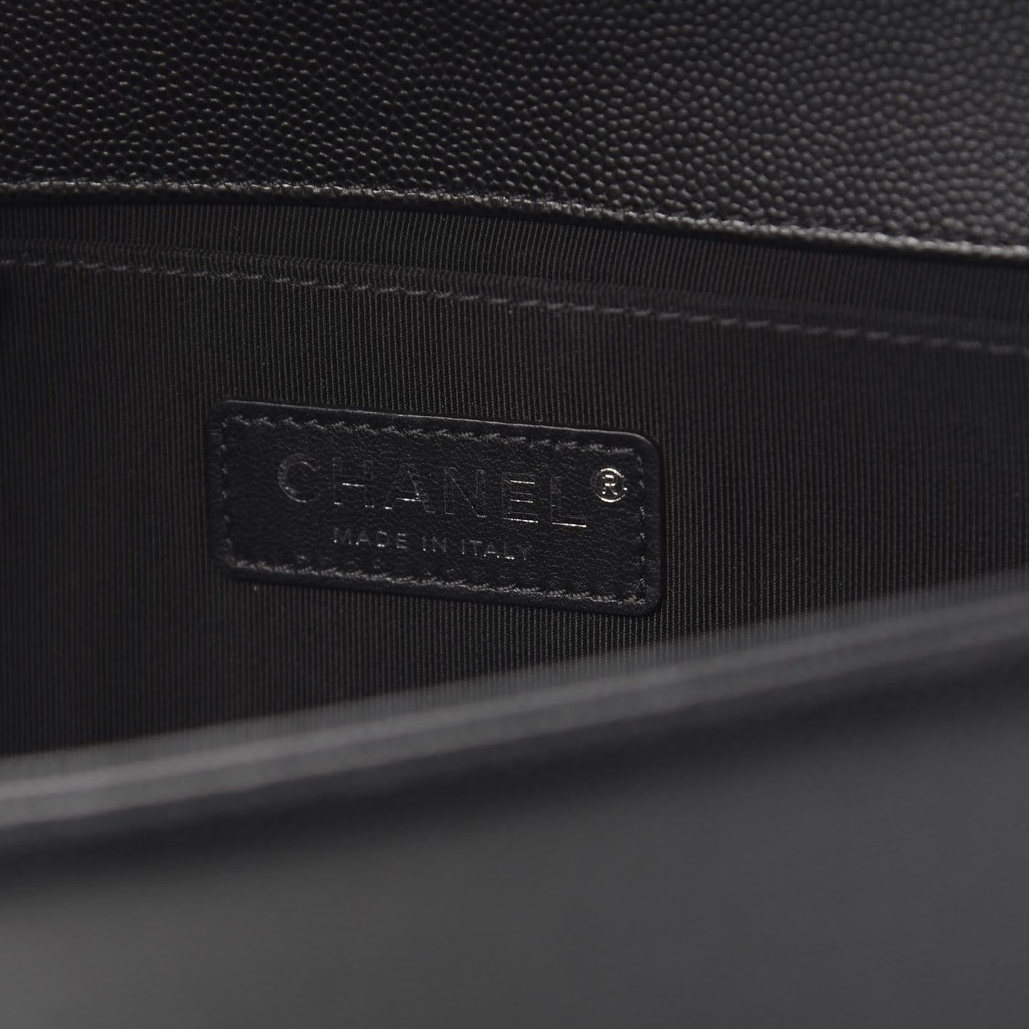 Caviar Quilted Medium Boy Flap Black