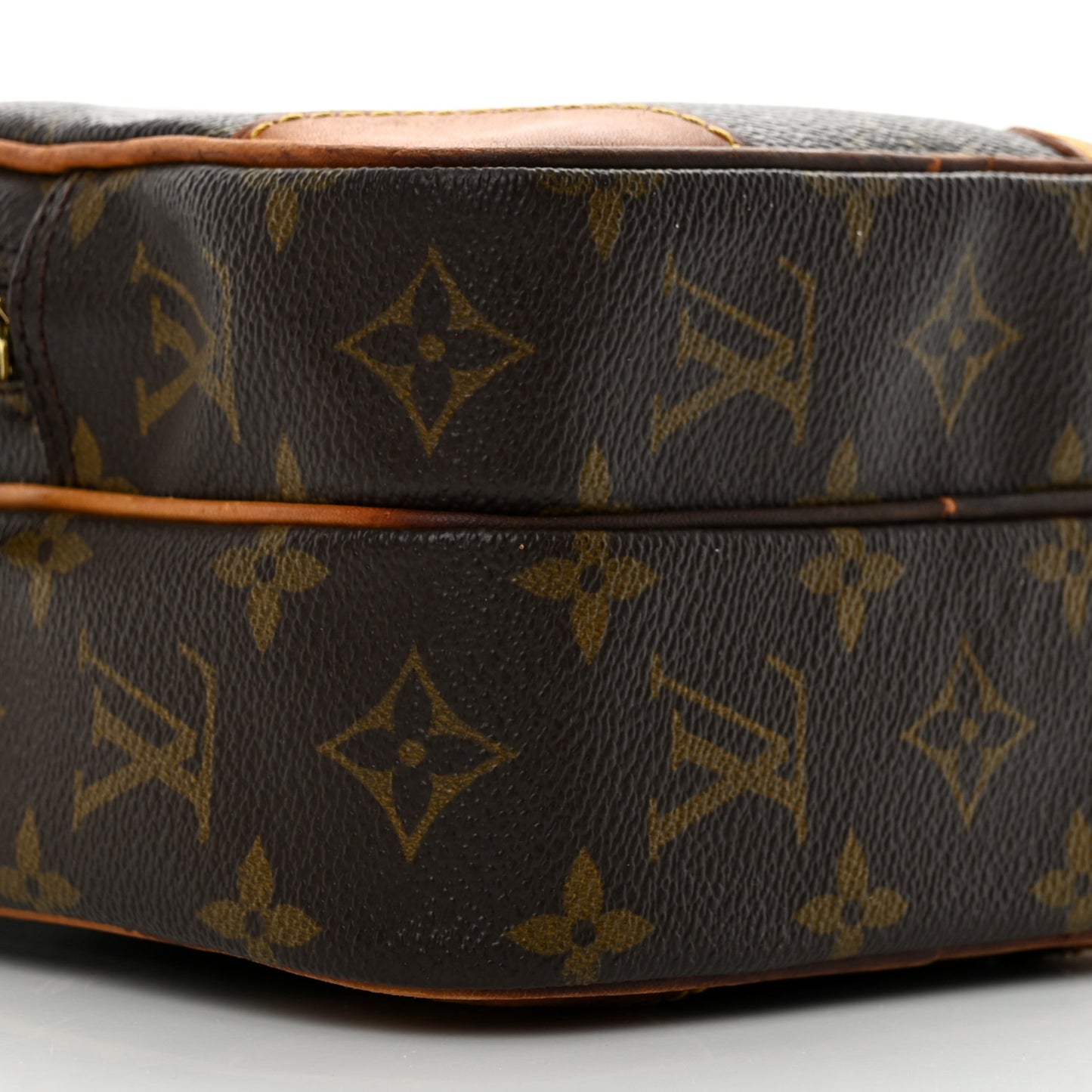 Monogram Amazone