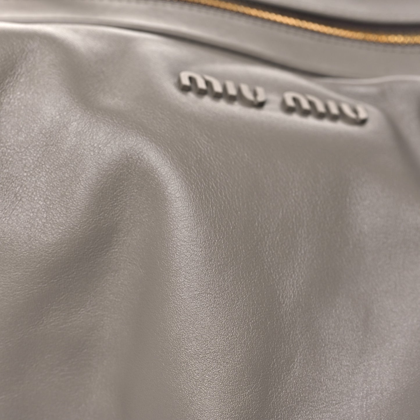 Vitello Softy Shoulder Bag Argilla