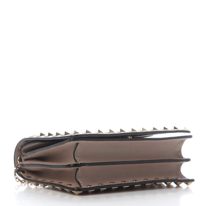 Valentino Garavani Vitello Rockstud Wallet on Chain Poudre 3 of 9