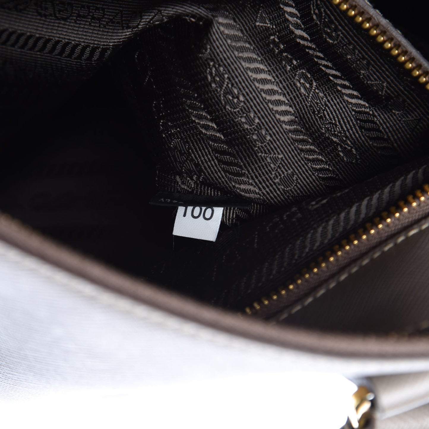 Saffiano Medium Galleria Double Zip Tote Argilla