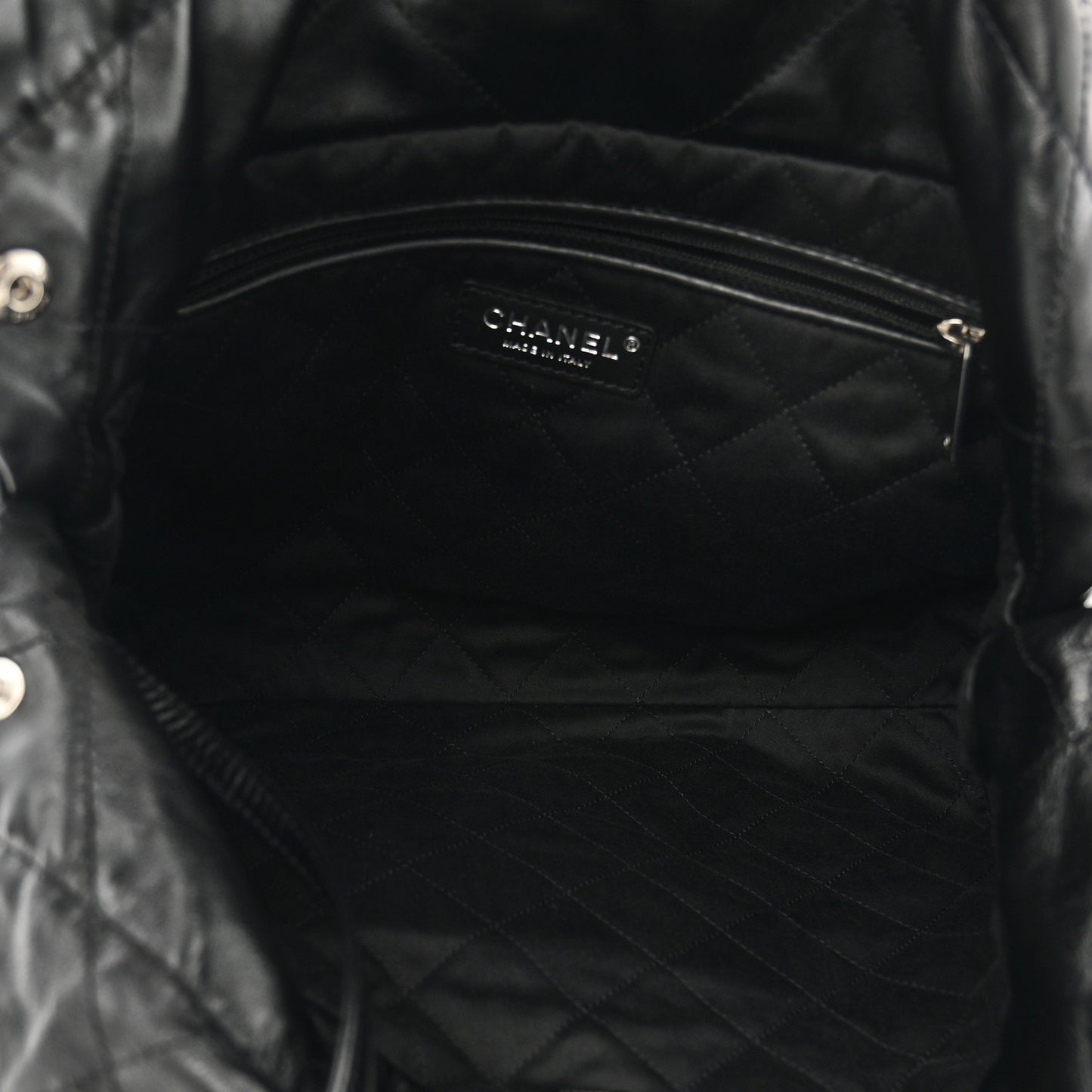 Shiny Calfskin Quilted Small Chanel 22 So Black