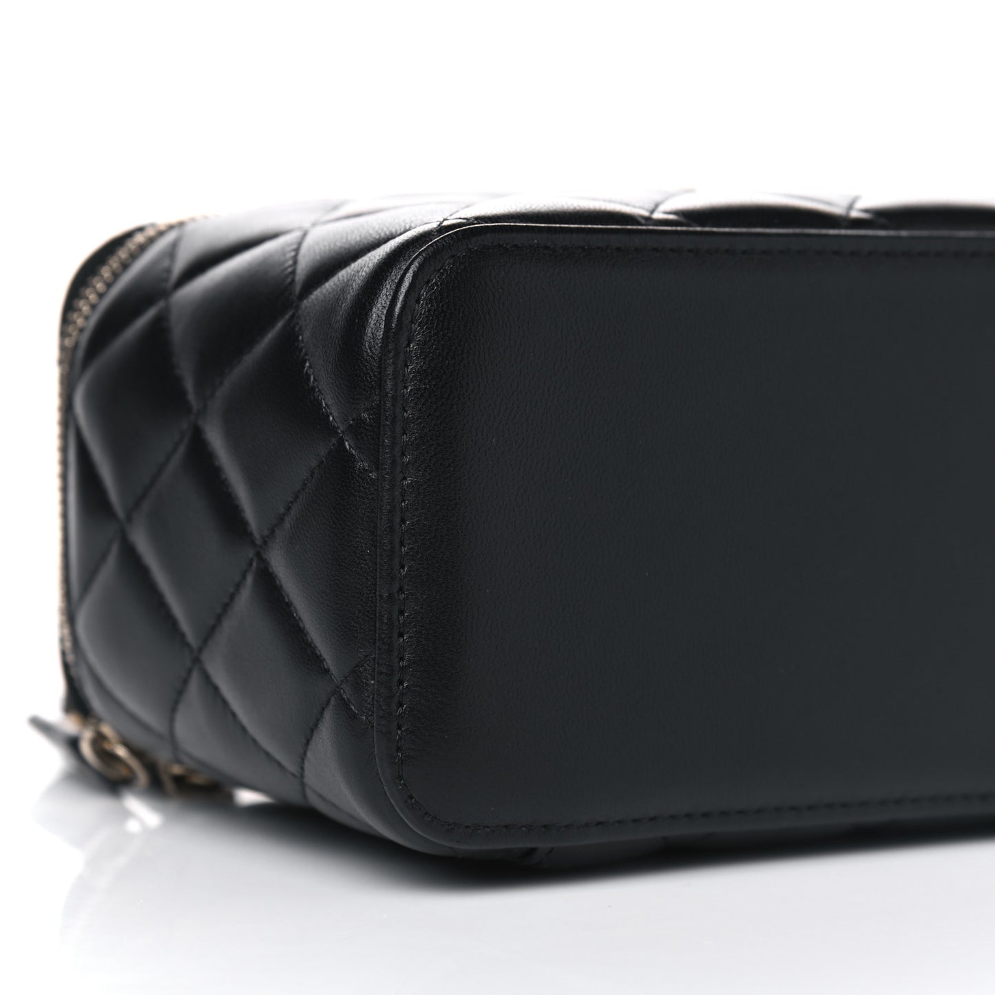 Lambskin Quilted Small Top Handle Vanity Case With Chain Black
