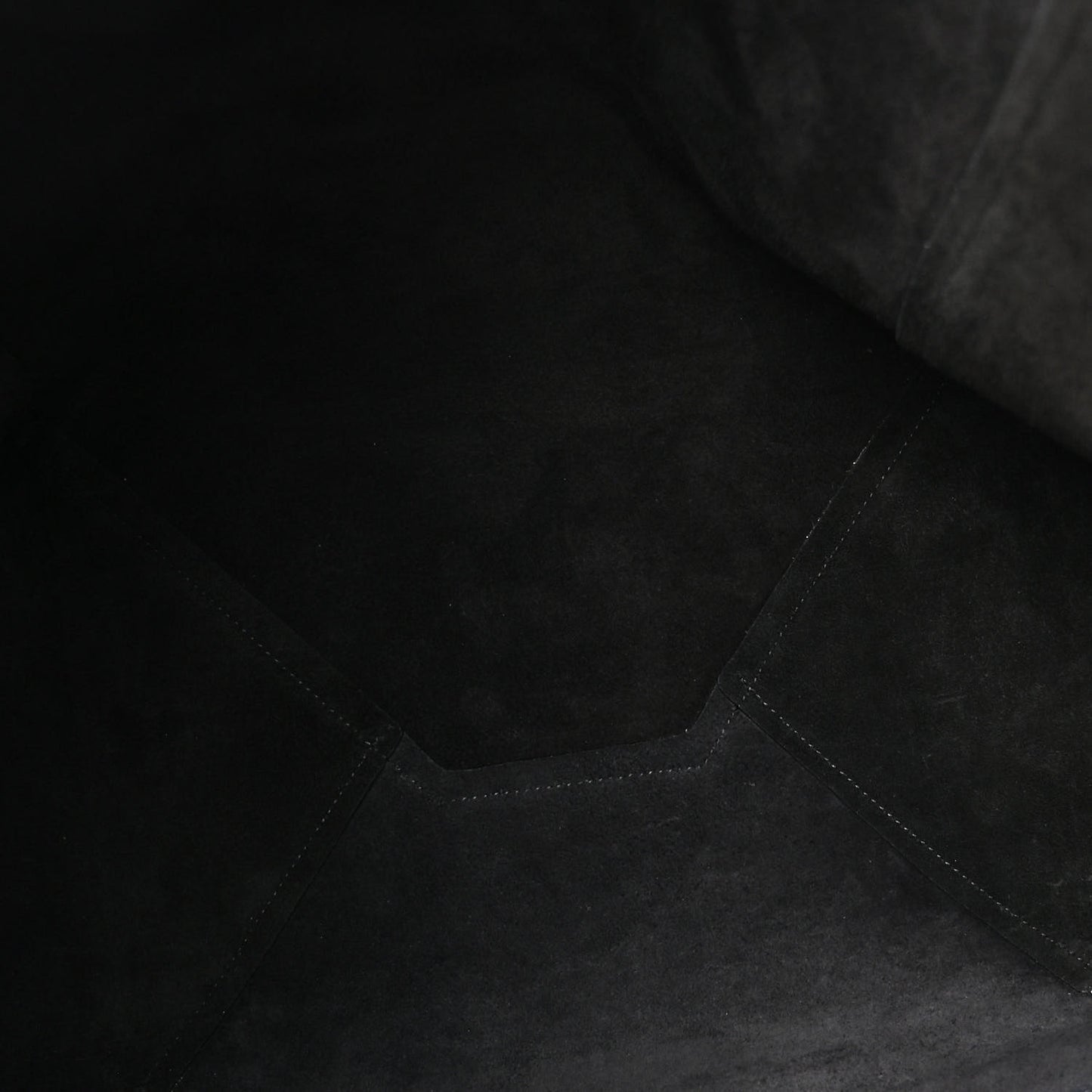 Soft Grained Calfskin Medium Belt Cabas Phantom Black