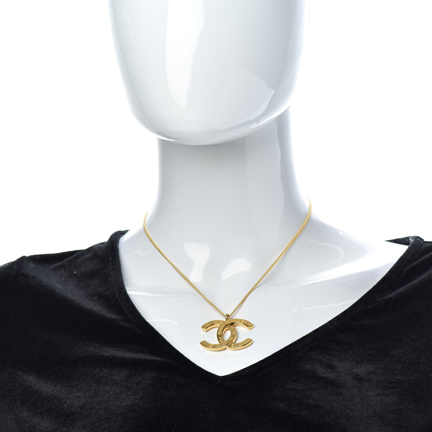 Metal CC Paris Button Necklace Gold