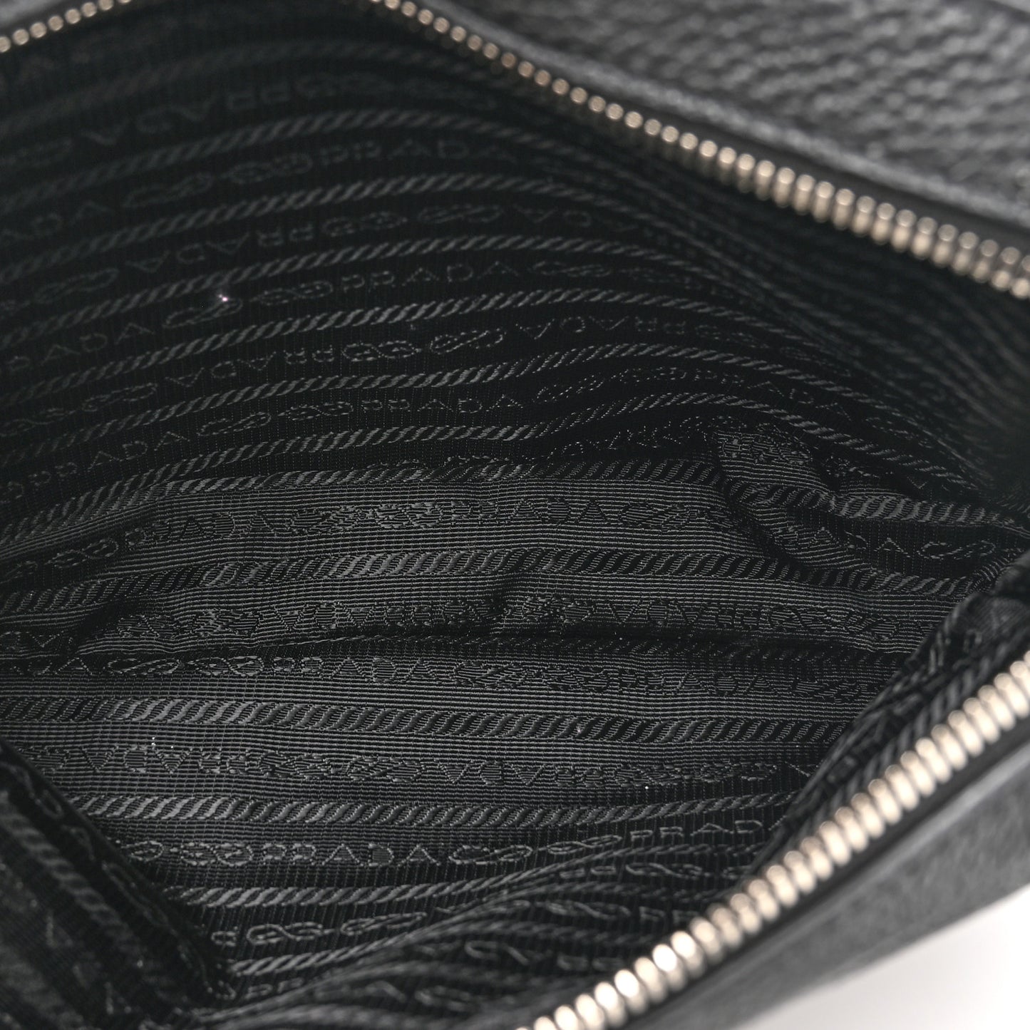 Vitello Daino Soft Camera Crossbody Black