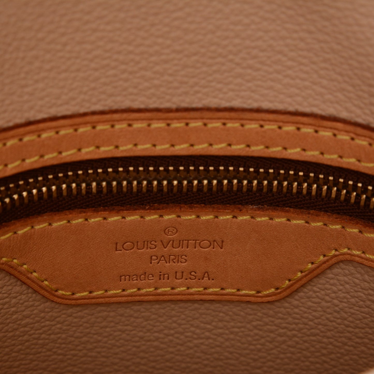 Monogram Petit Bucket 23