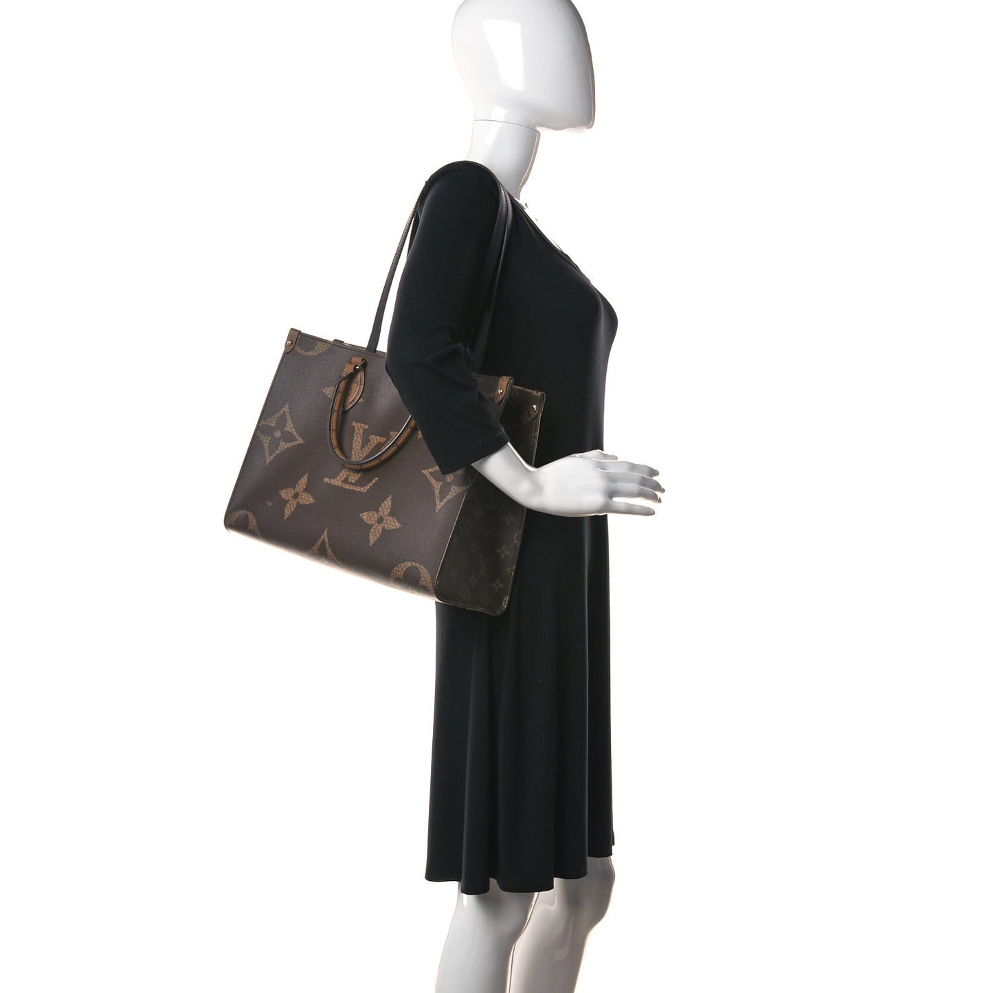 Reverse Monogram Giant Onthego MM