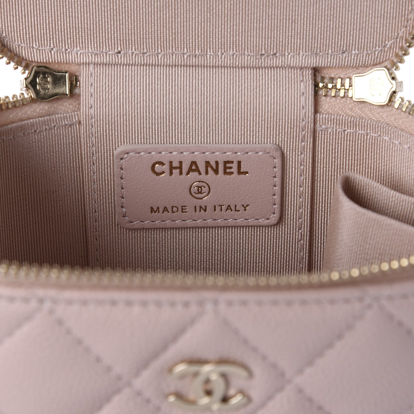 Caviar Quilted Mini Vanity Case With Chain Light Pink