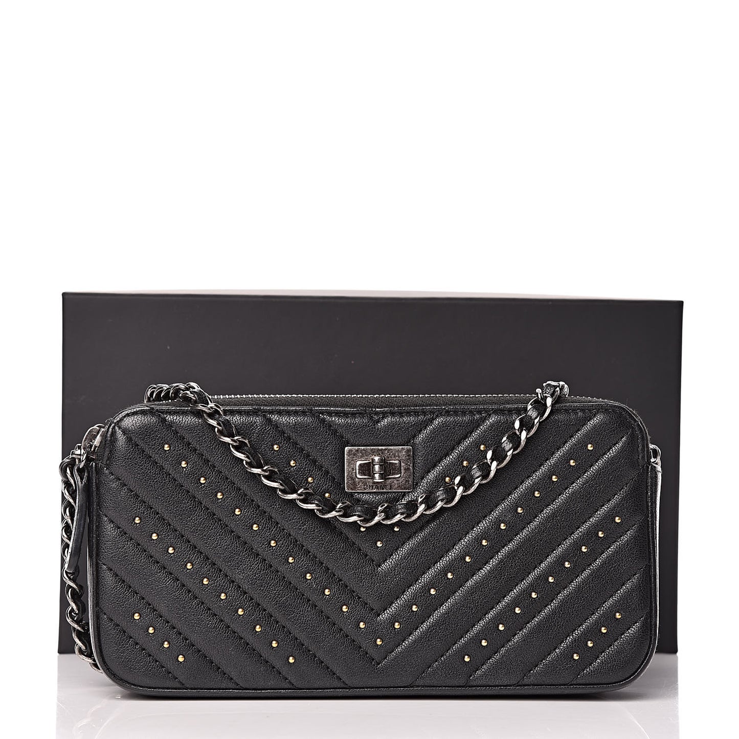 Sheepskin Chevron Quilted Studded Reissue Small Clutch With Chain Black
