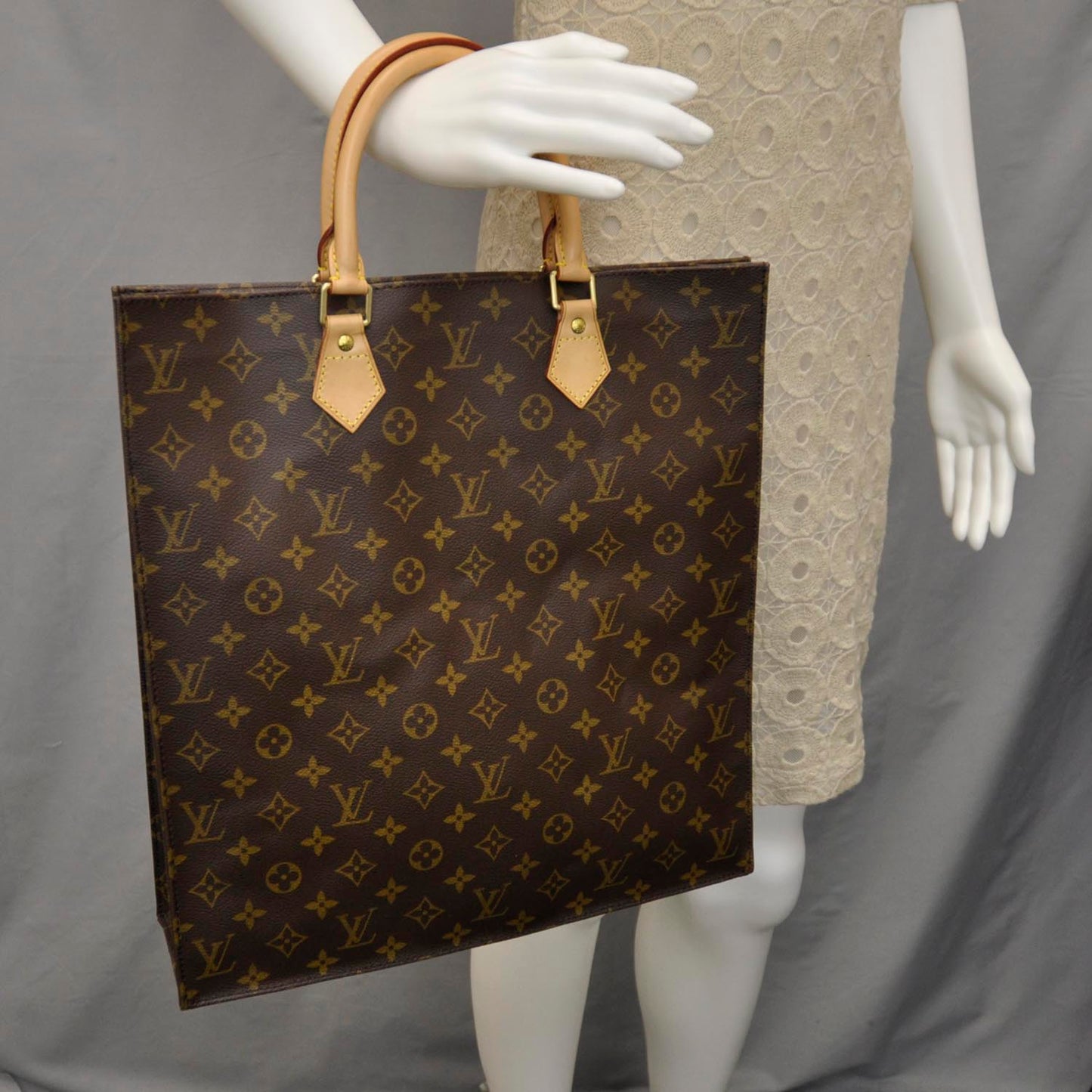 Monogram Sac Plat