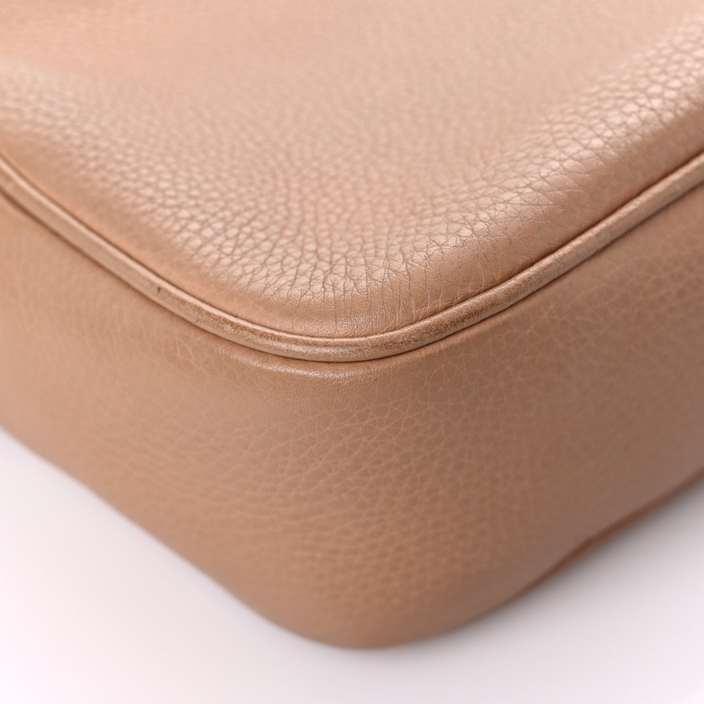 Pebbled Calfskin Small Soho Disco Bag Camelia