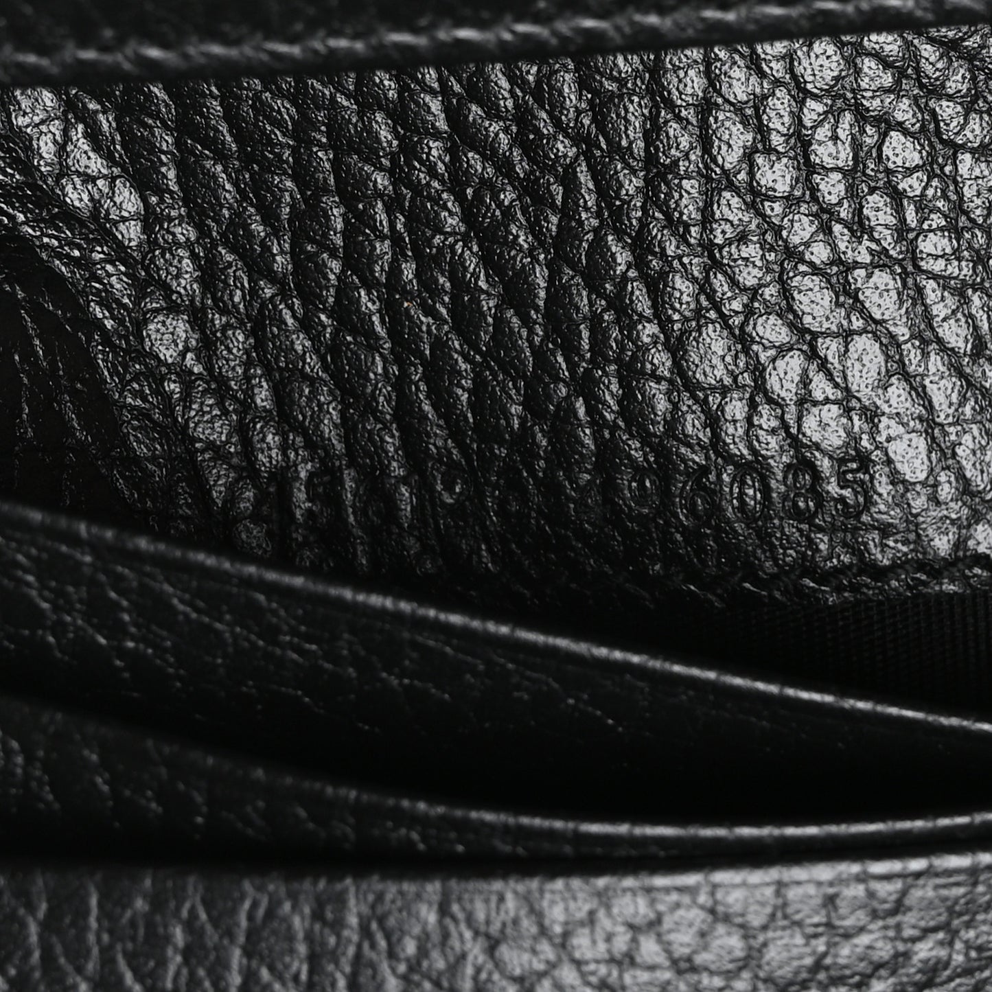 Pebbled Calfskin GG Marmont Card Case Black