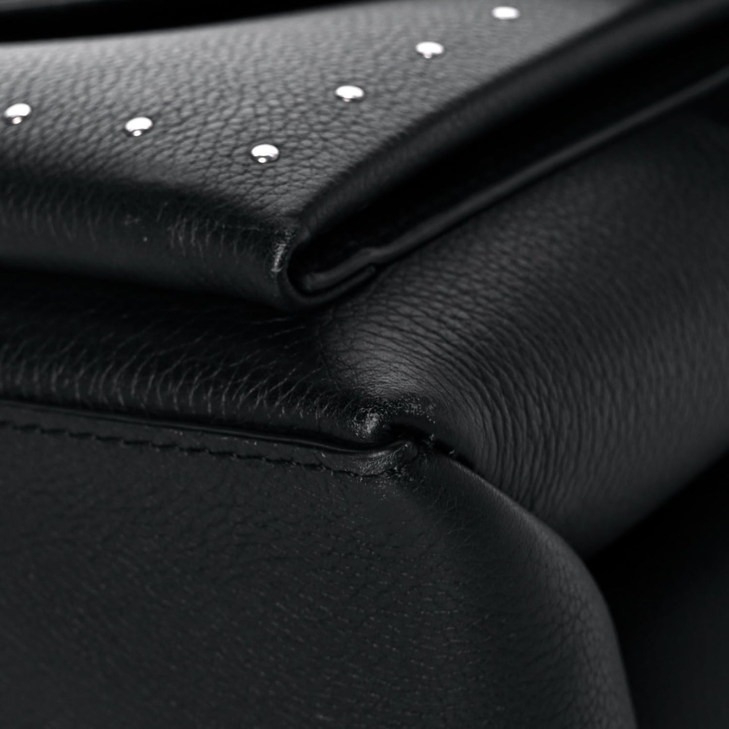 Soft Calfskin My Lockme Studs Black