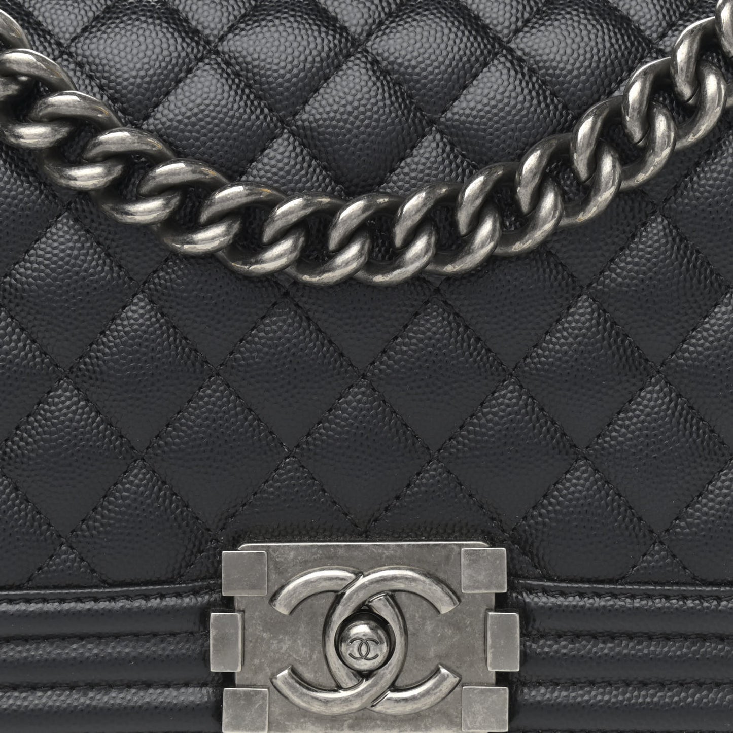 Caviar Quilted Medium Boy Flap Black