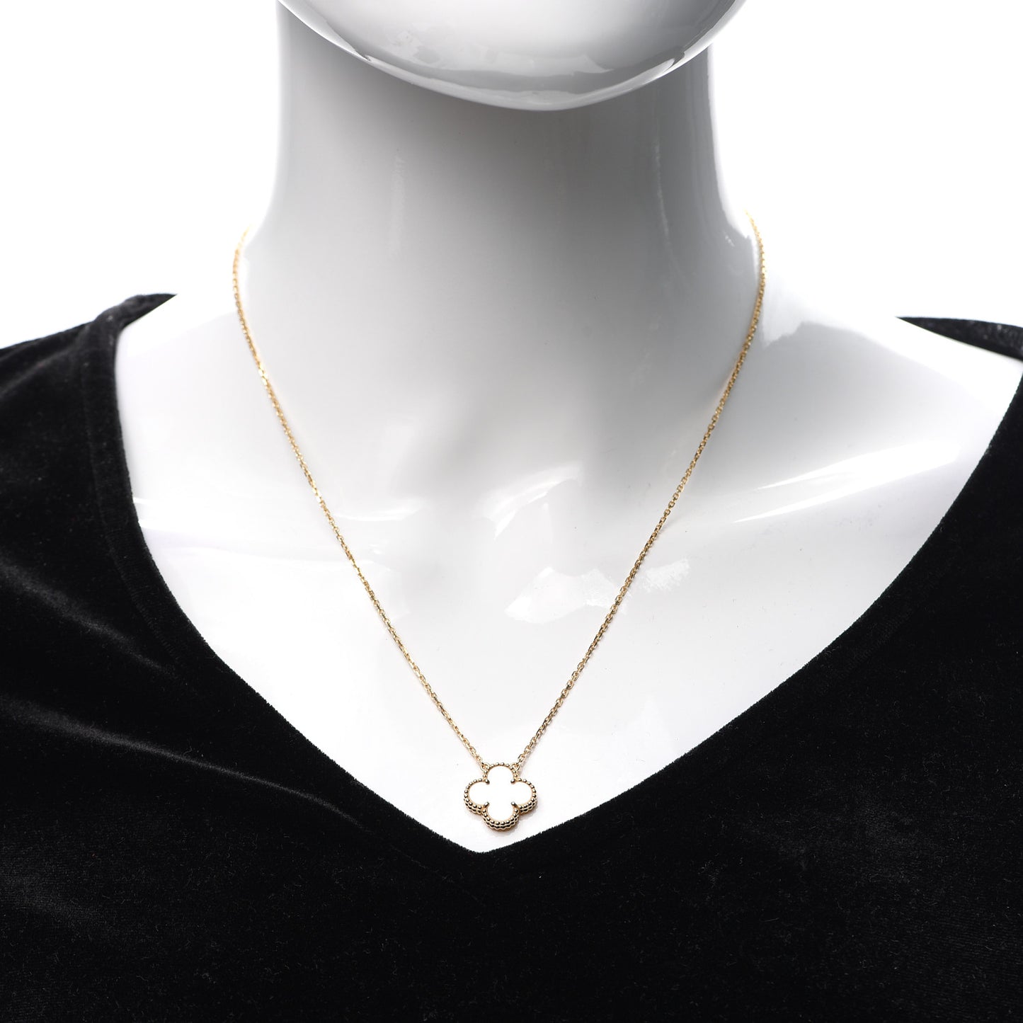 18K Yellow Gold Mother of Pearl Vintage Alhambra Pendant Necklace