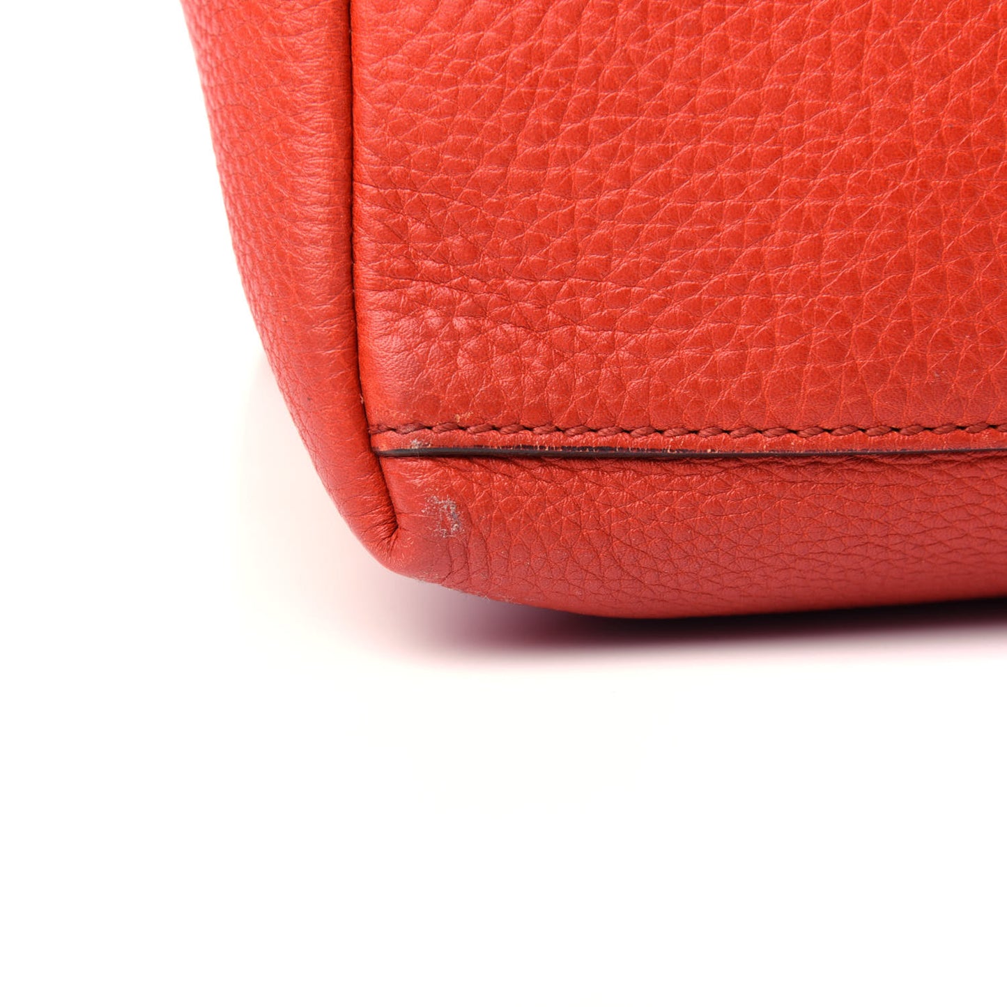 Pebbled Calfskin Medium Soho Chain Shoulder Bag Tabasco Red