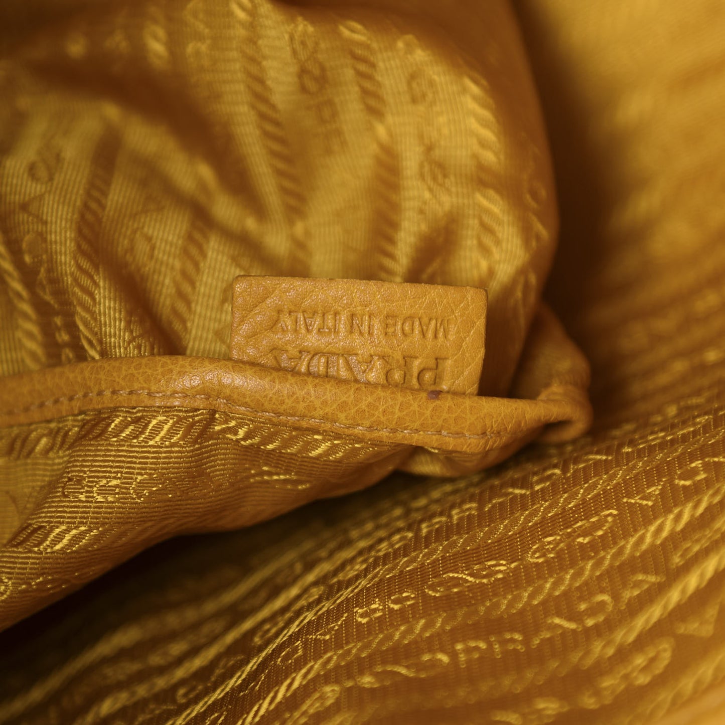 Vitello Daino Tote Mimosa