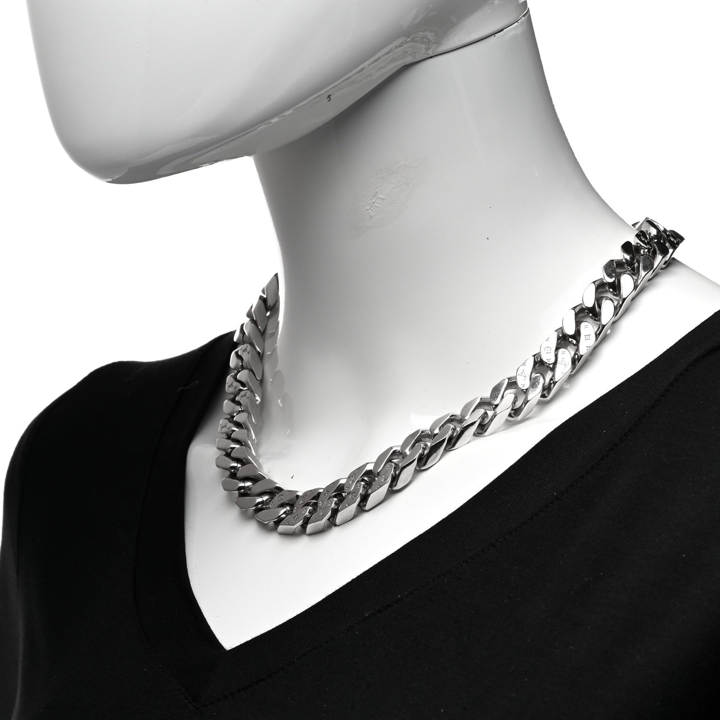 Metal Monogram Etched LV Chain Links Necklace Silver