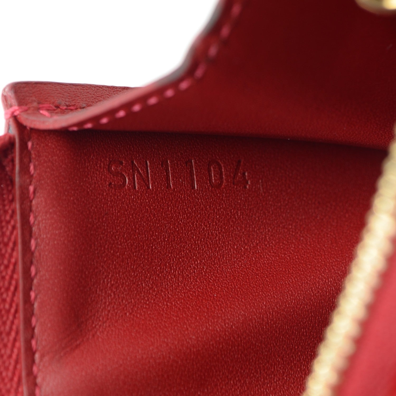 Louis Vuitton Vernis Key Pouch Pomme D'Amour 12 of 22