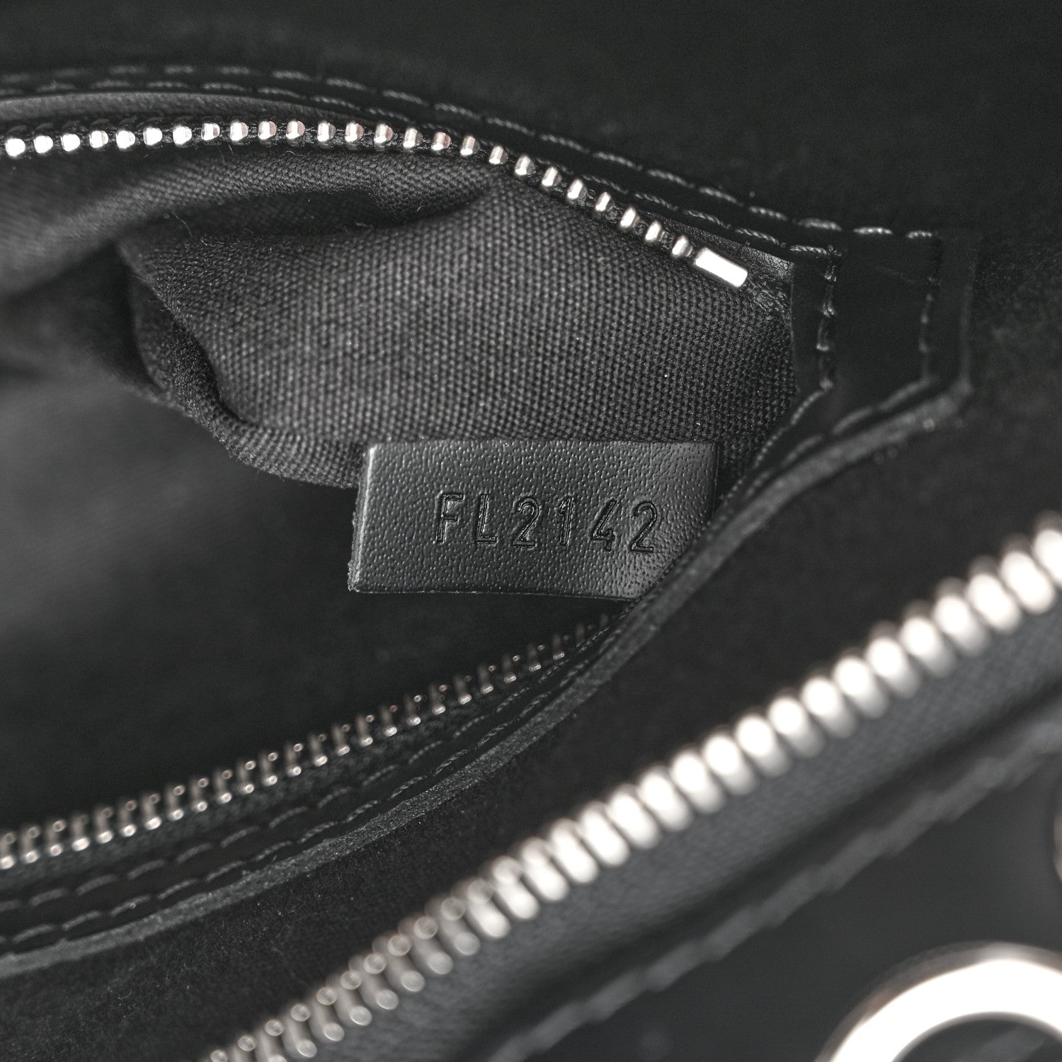 Louis Vuitton Epi Brea MM Black 6 of 10