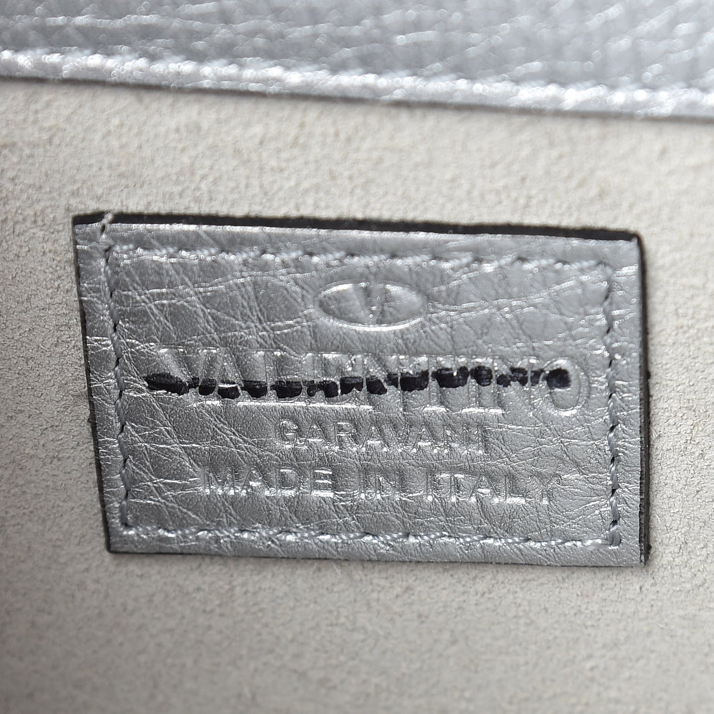 Metallic Pebbled Calfskin Rockstud Wallet on Chain Silver