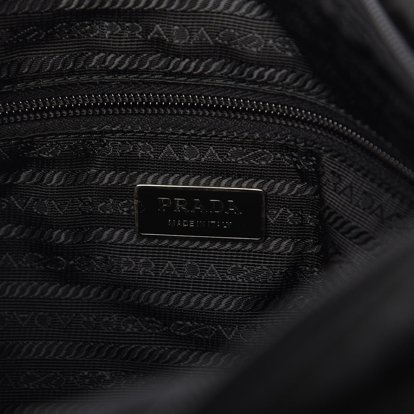 Nylon Vela Messenger Bag Black