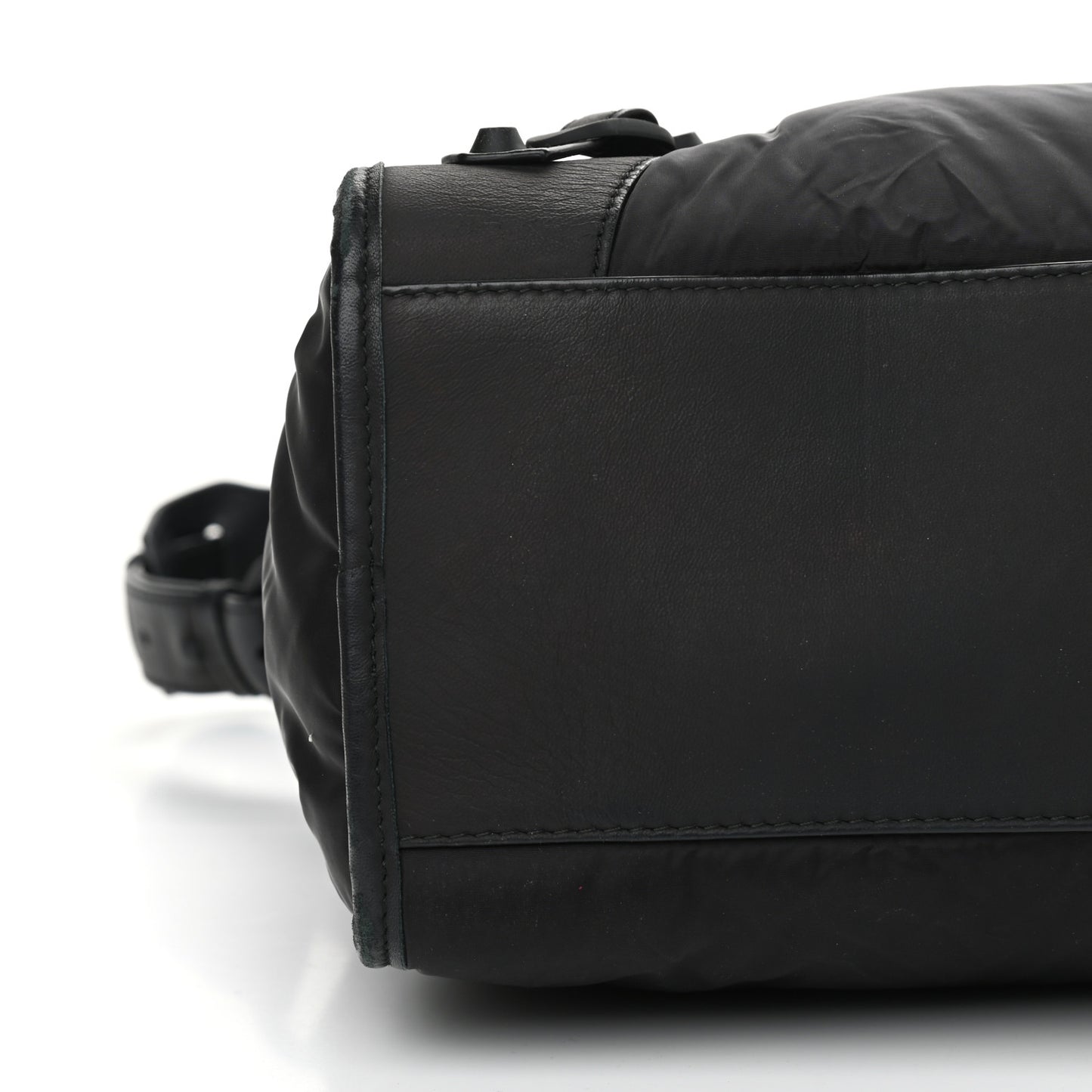Nylon Agneau Classic Hardware City Black