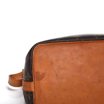 Louis Vuitton Monogram Petit Noe 22 of 26