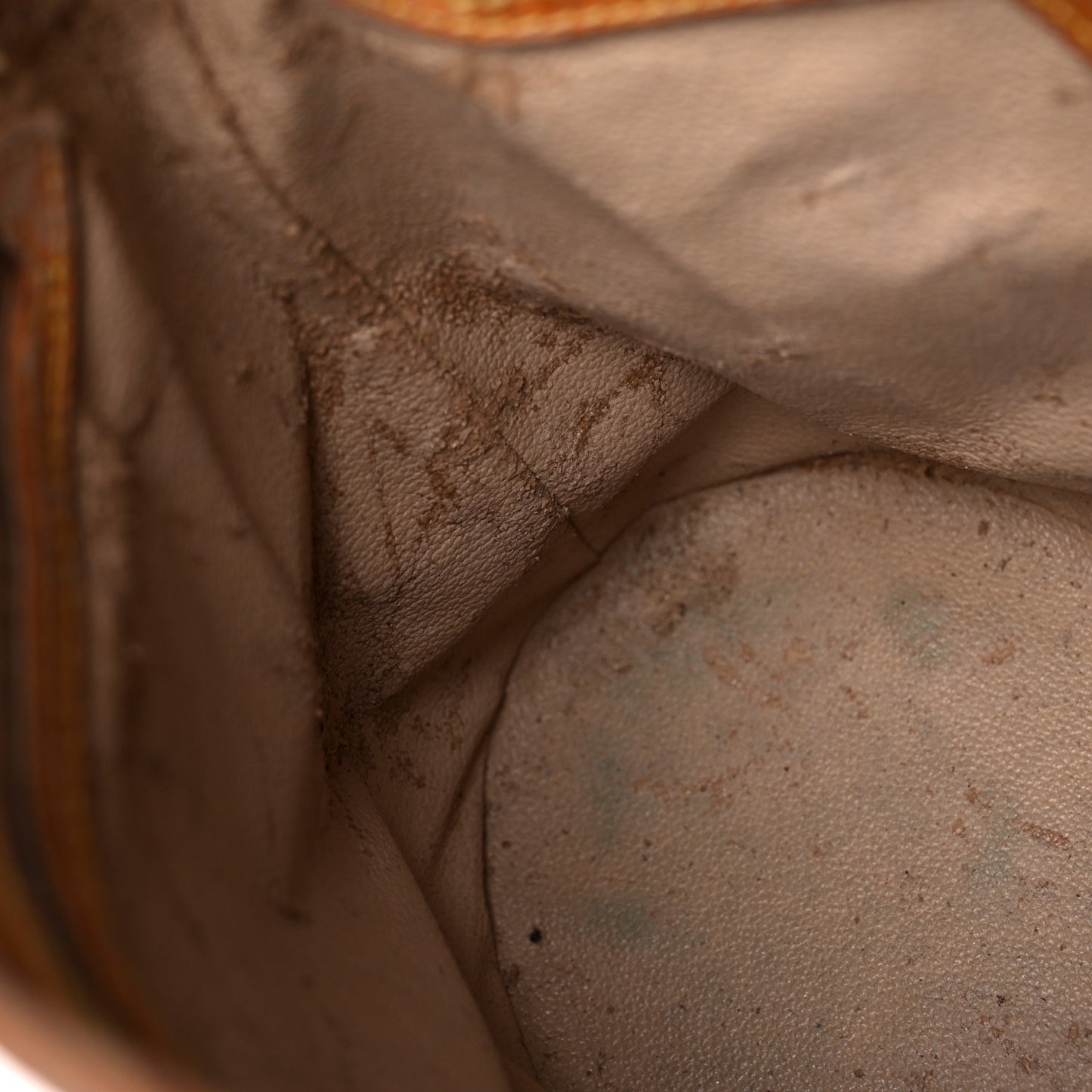 Monogram Petit Bucket 23